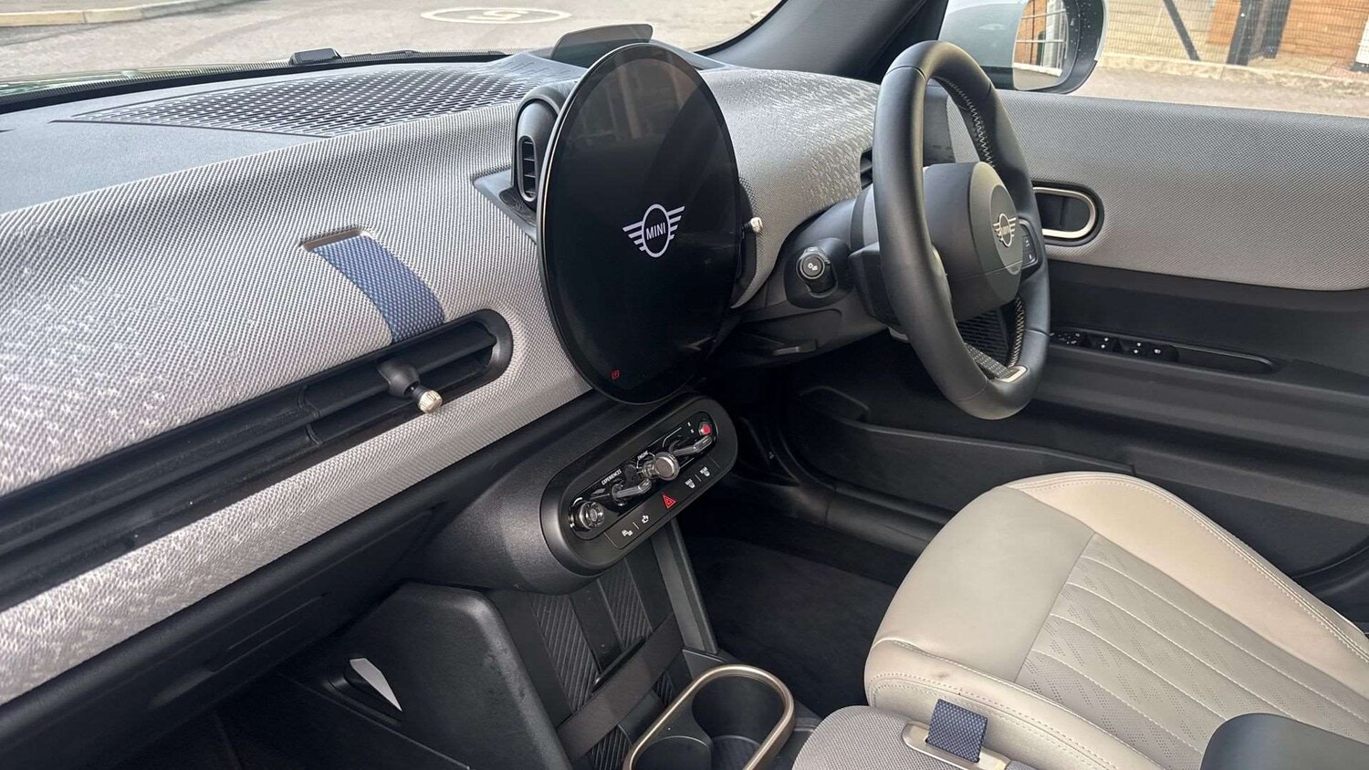 Used MINI Cooper 2025 for sale - 76421205: Photo 9