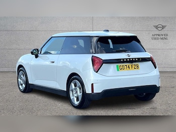 Used MINI Cooper 2024 for sale - 74911049: Photo