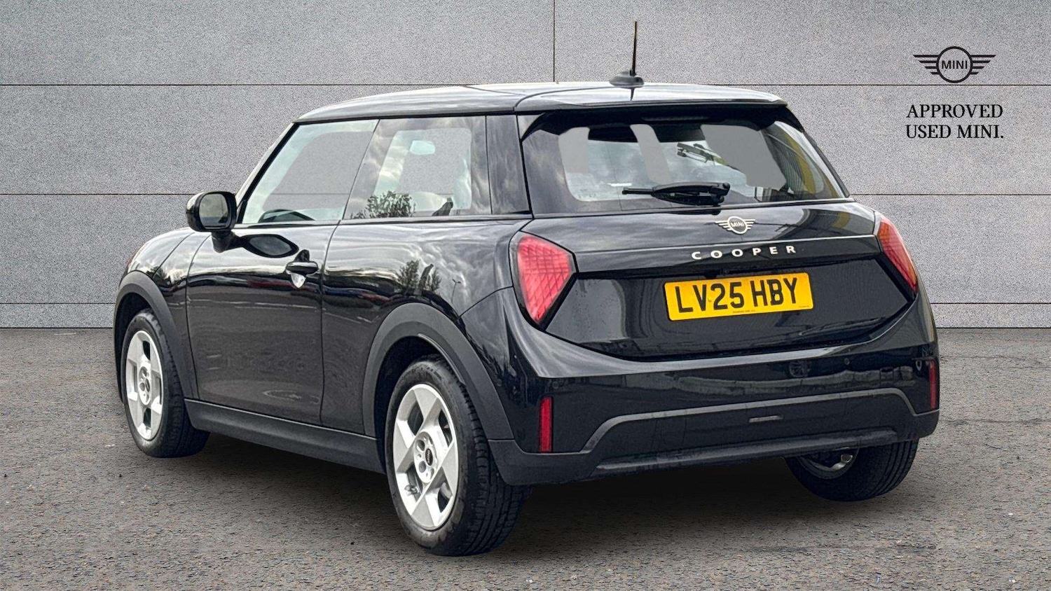 Used MINI Cooper 2025 for sale - 78089723: Photo 2