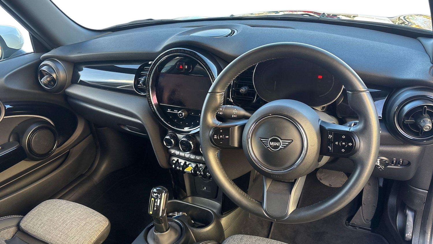 Used MINI Hatch 2022 for sale - 77093473: Photo 6