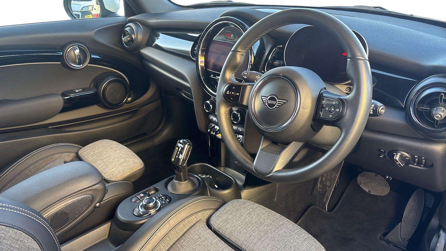 Used MINI Hatch 2022 for sale - 77093473: Photo 8