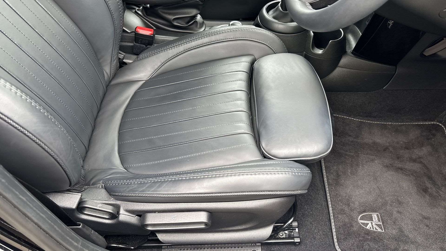 Used MINI Hatch 2022 for sale - 77628075: Photo 28