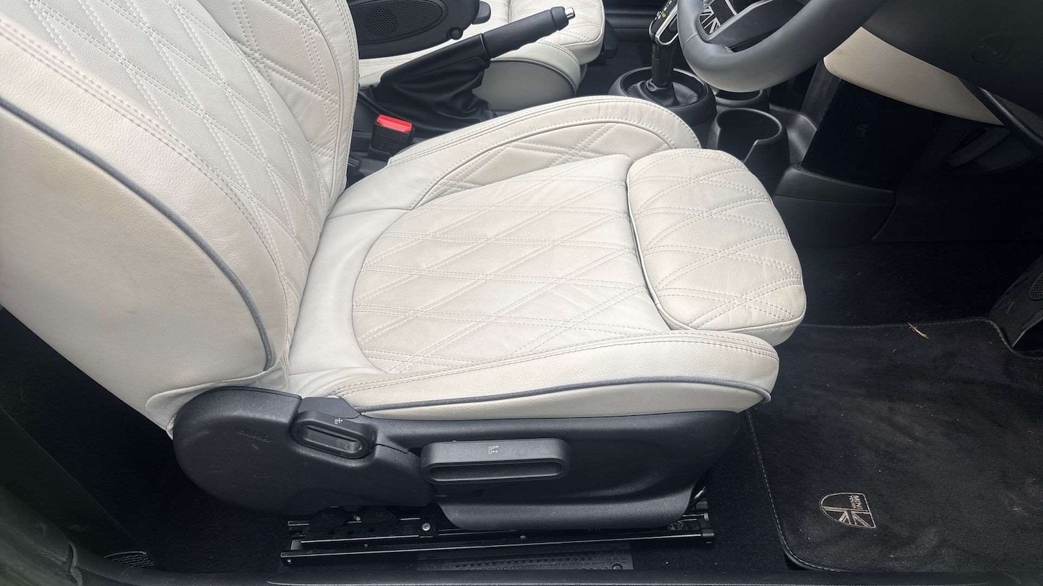 Used MINI Convertible 2022 for sale - 76524004: Photo 28