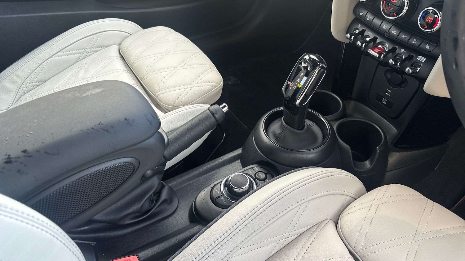 Used MINI Convertible 2023 for sale - 76827546: Photo 12