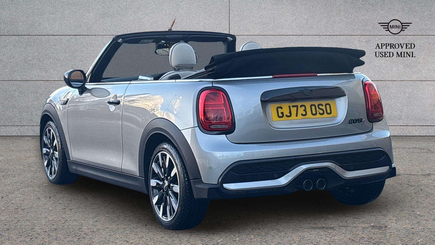 Used MINI Convertible 2023 for sale - 76827546: Photo 2