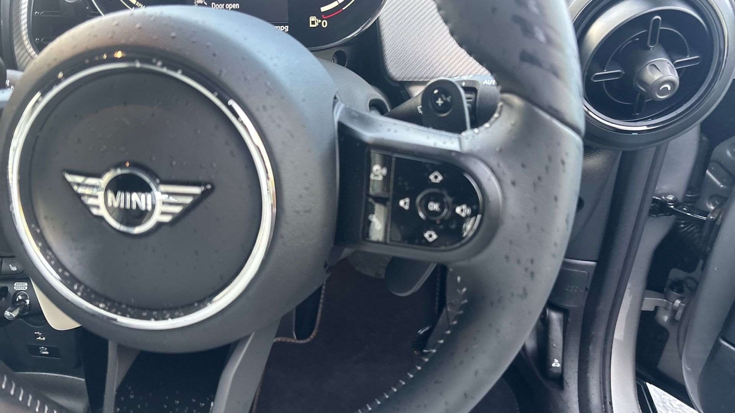 Used MINI Convertible 2023 for sale - 76827546: Photo 23