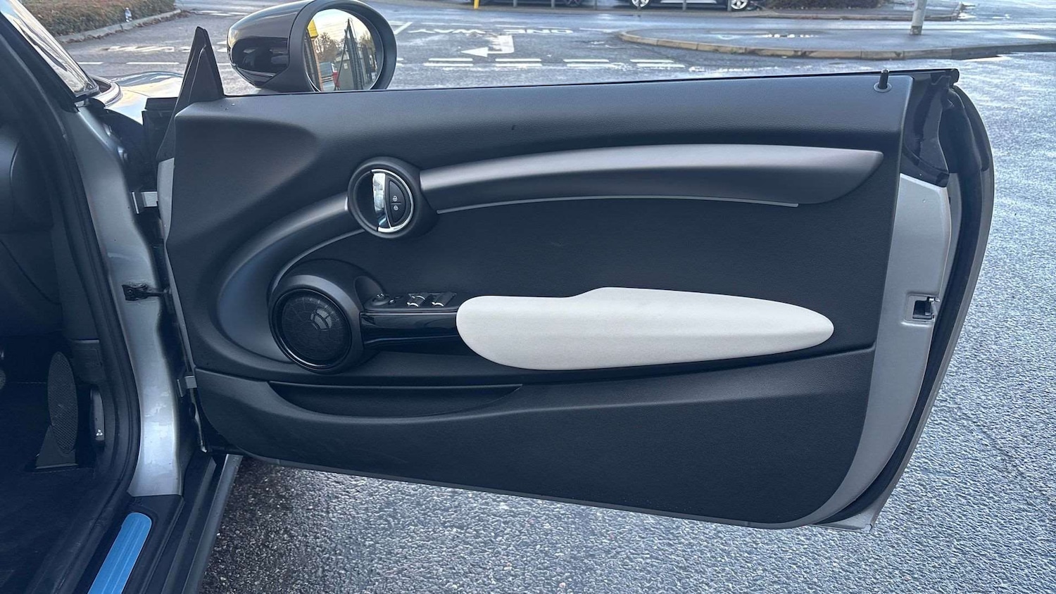 Used MINI Convertible 2023 for sale - 76827546: Photo 27