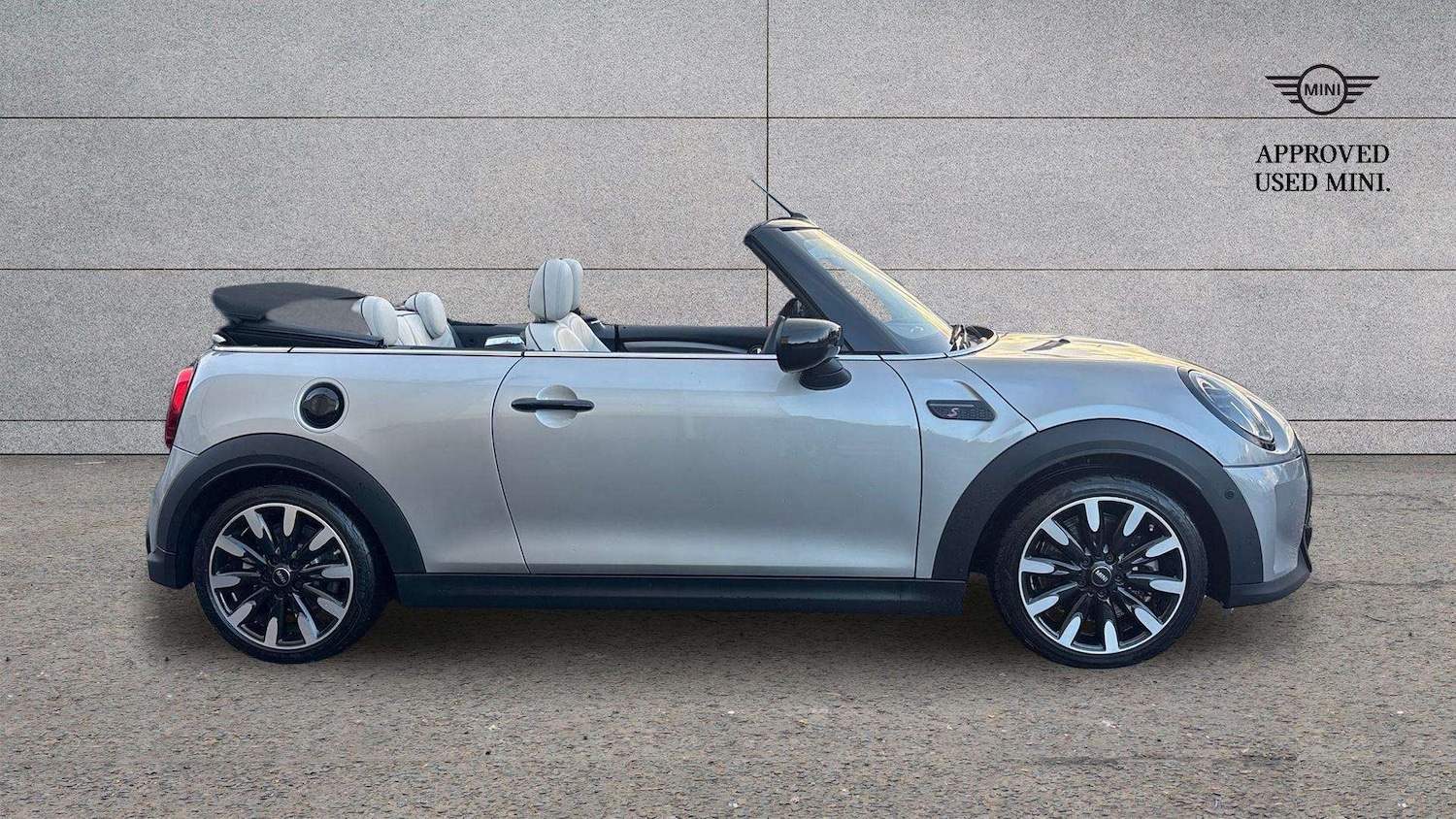 Used MINI Convertible 2023 for sale - 76827546: Photo 4