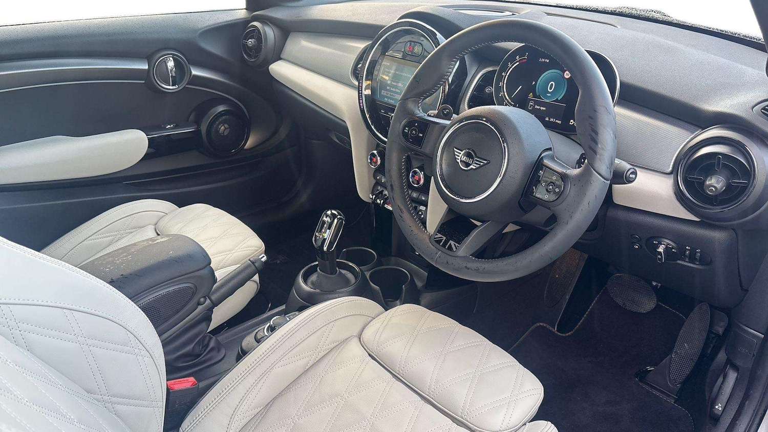 Used MINI Convertible 2023 for sale - 76827546: Photo 8