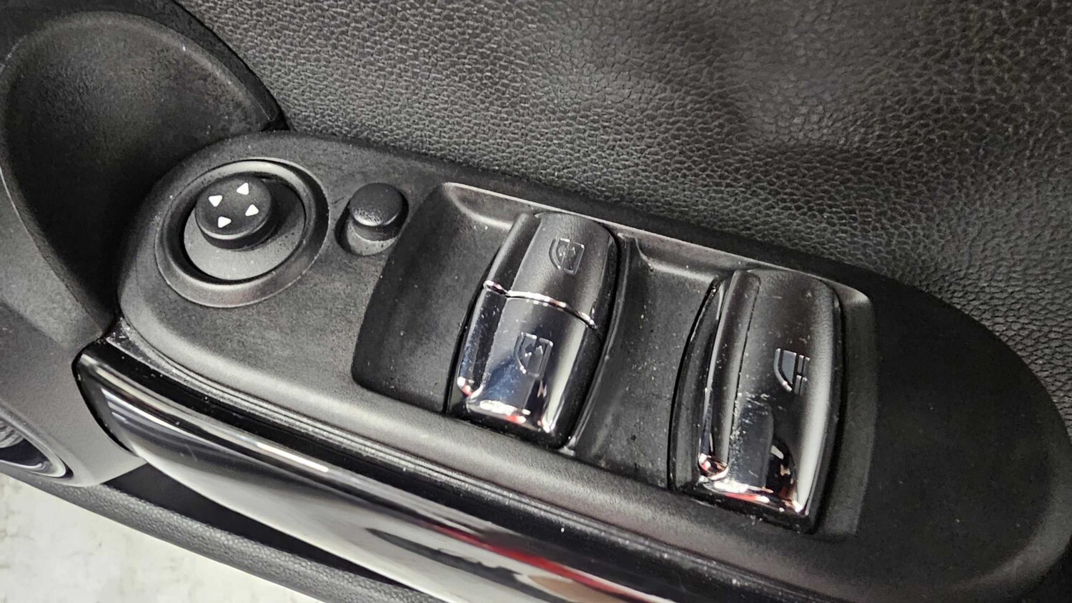 Used MINI Convertible 2021 for sale - 77861566: Photo 30