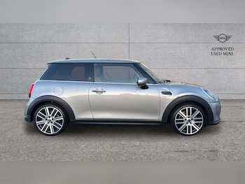 Used MINI Hatch 2023 for sale - 77011126: Photo