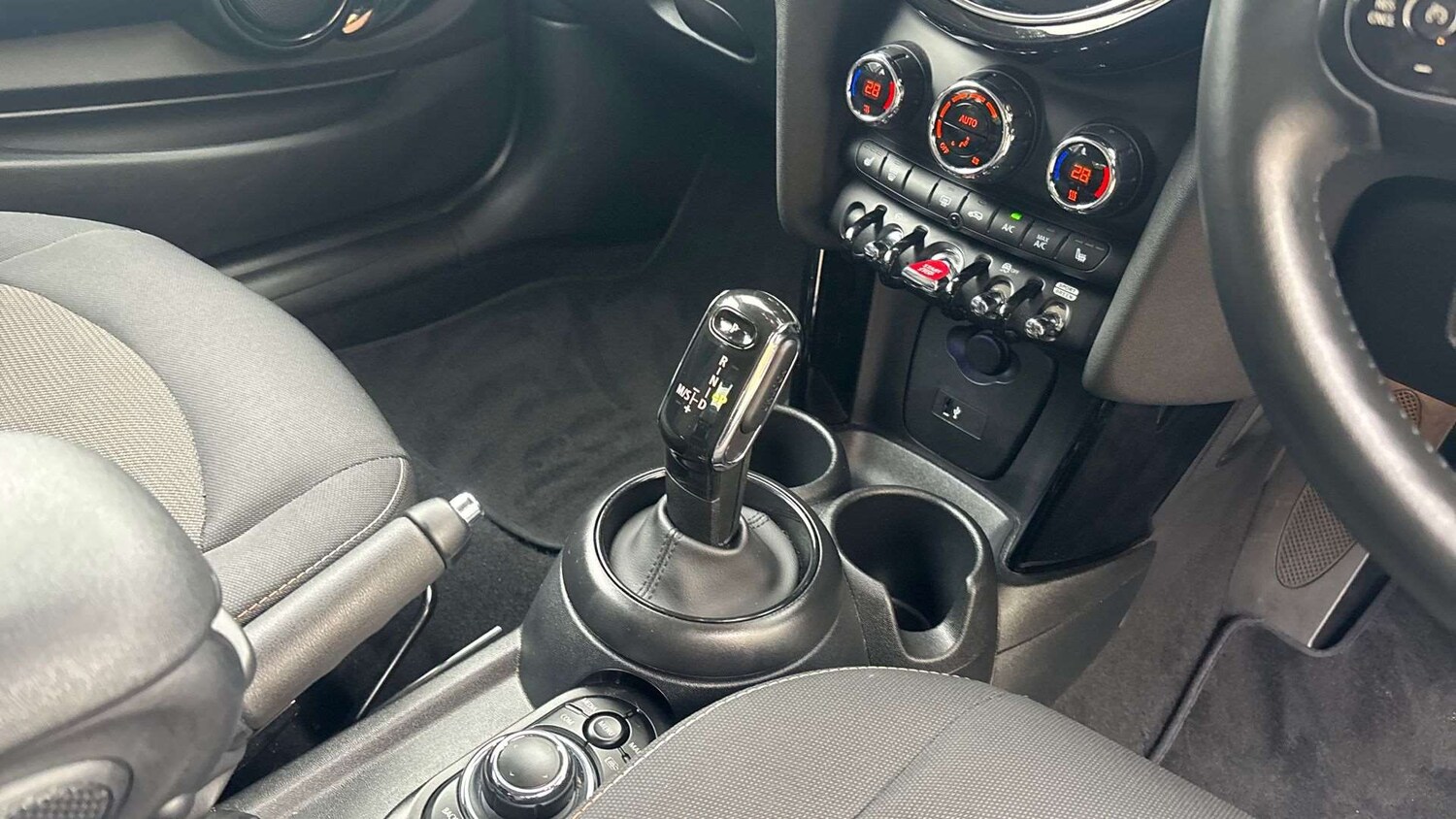 Used MINI Hatch 2023 for sale - 76218417: Photo 12