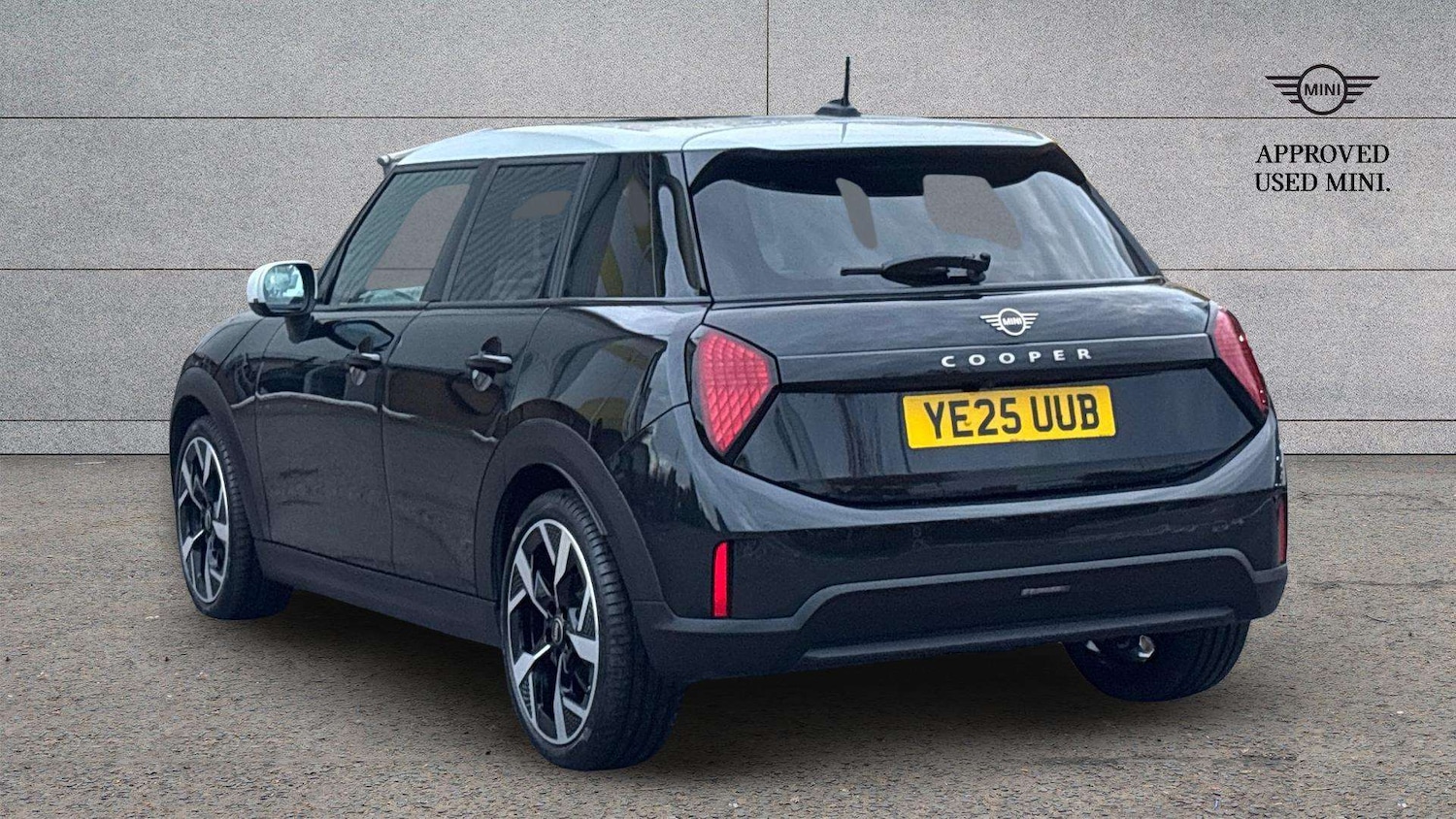 Used MINI Cooper 2025 for sale - 76488116: Photo 2