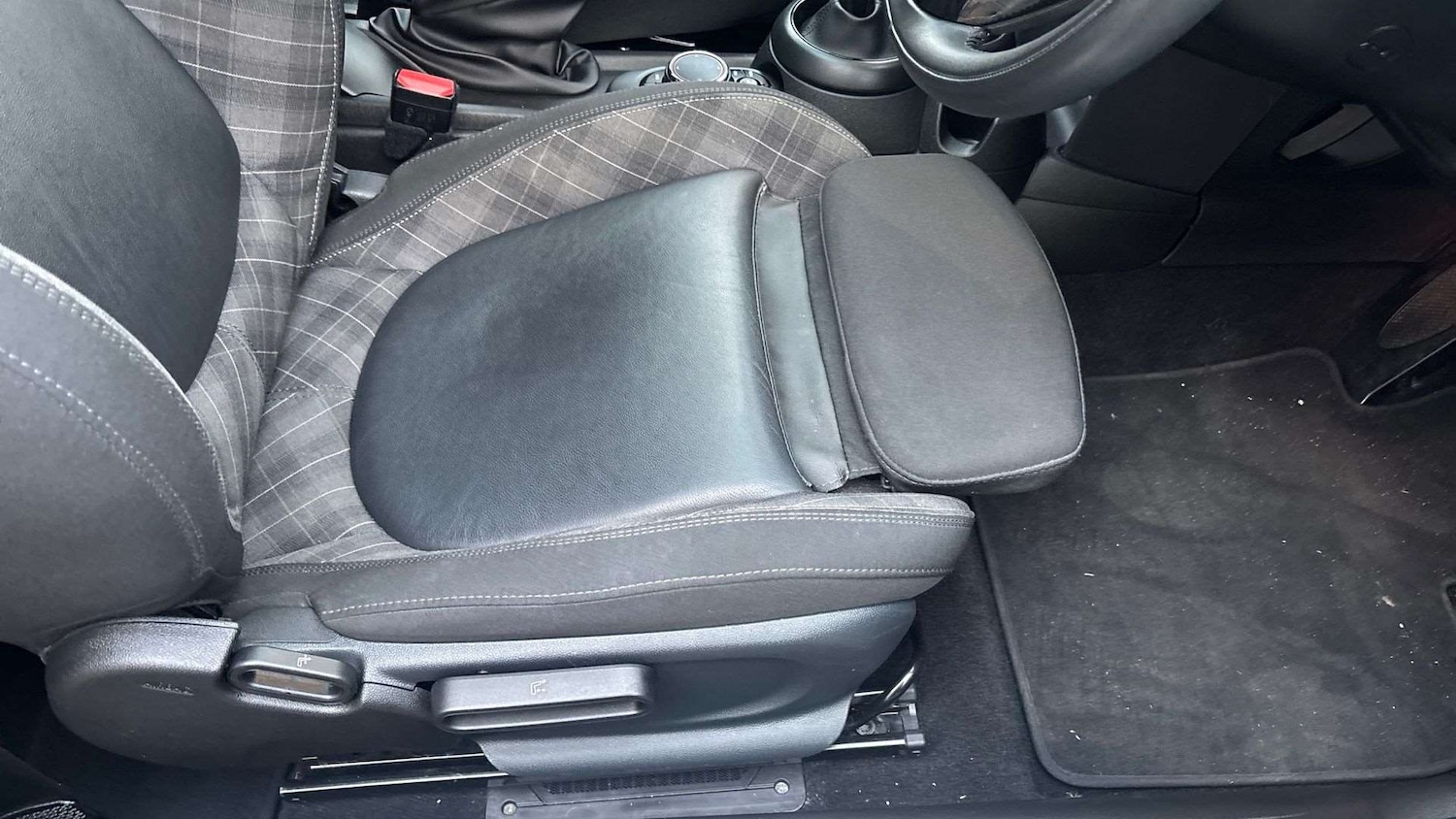 Used MINI Hatch 2018 for sale - 77389827: Photo 28