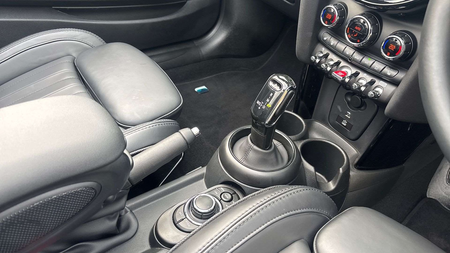 Used MINI Convertible 2023 for sale - 76515660: Photo 12