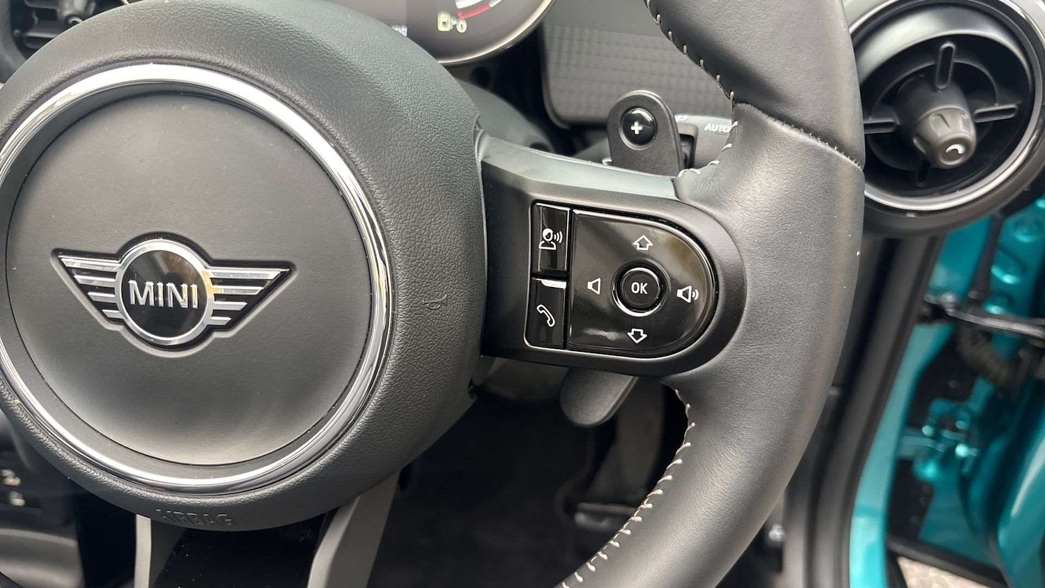 Used MINI Convertible 2023 for sale - 76515660: Photo 23