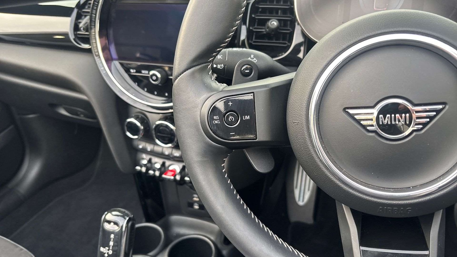 Used MINI Convertible 2024 for sale - 76421206: Photo 22