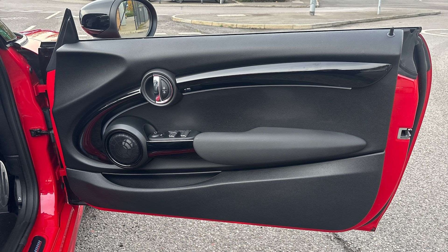 Used MINI Convertible 2024 for sale - 76421206: Photo 27