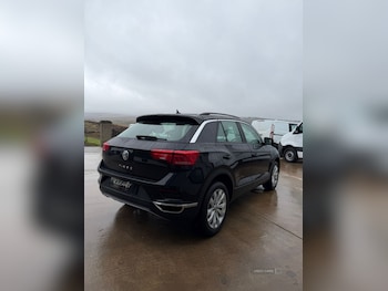Used Volkswagen T-Roc 2018 for sale - 78430602: Photo