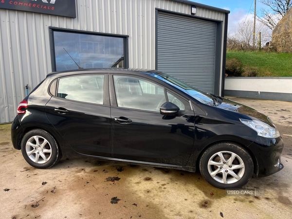 Used Peugeot 208 2013 for sale - 76585870: Photo 8