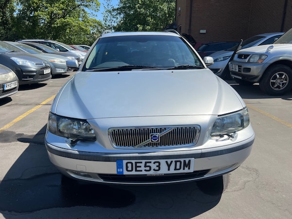 Used Volvo V70 2003 for sale - 74556477: Photo 2