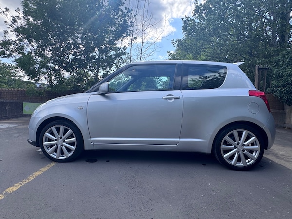 Used Suzuki Swift 2011 for sale - 75086247: Photo 8