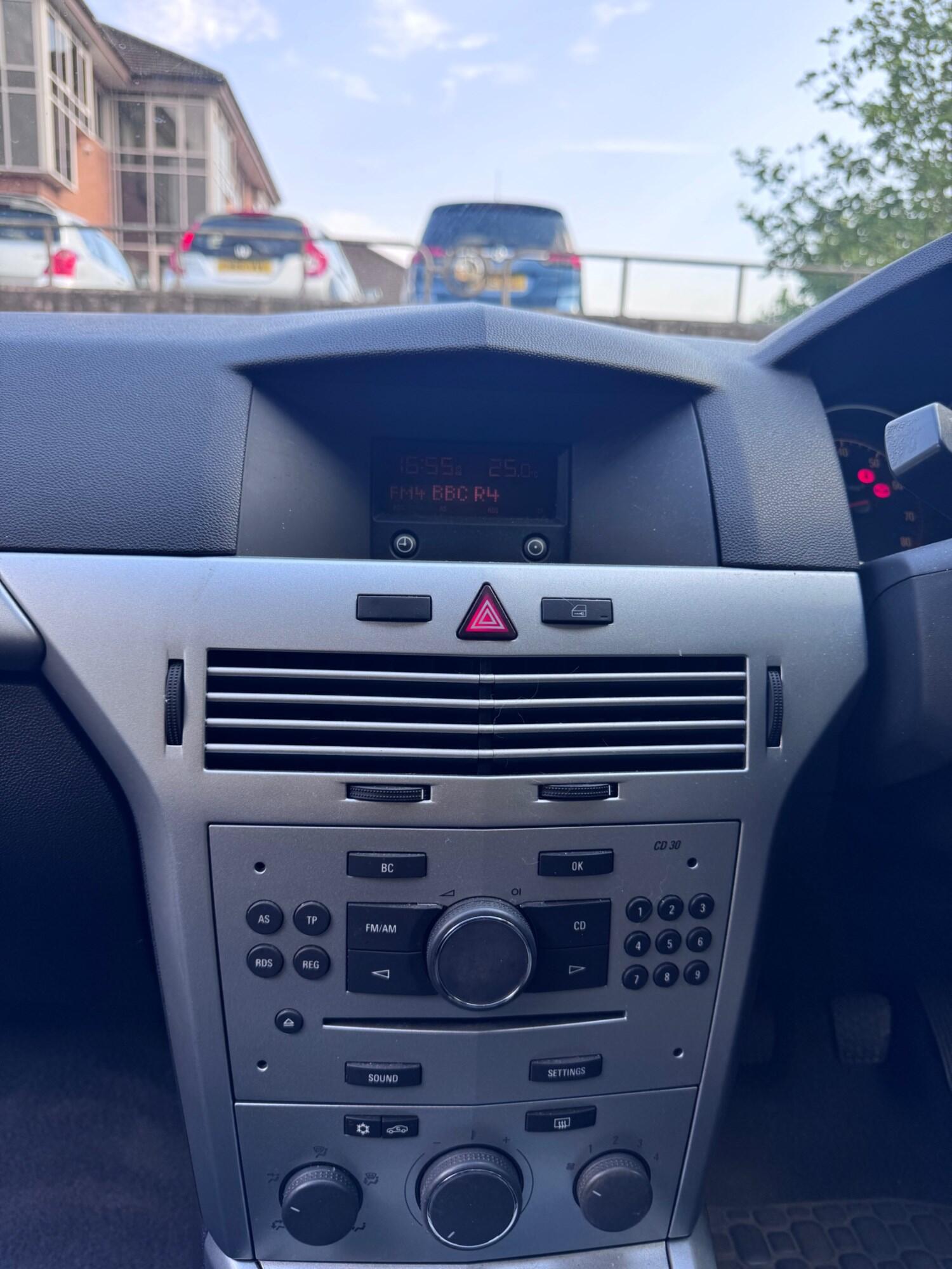 Used Vauxhall Astra 2009 for sale - 77087818: Photo 67