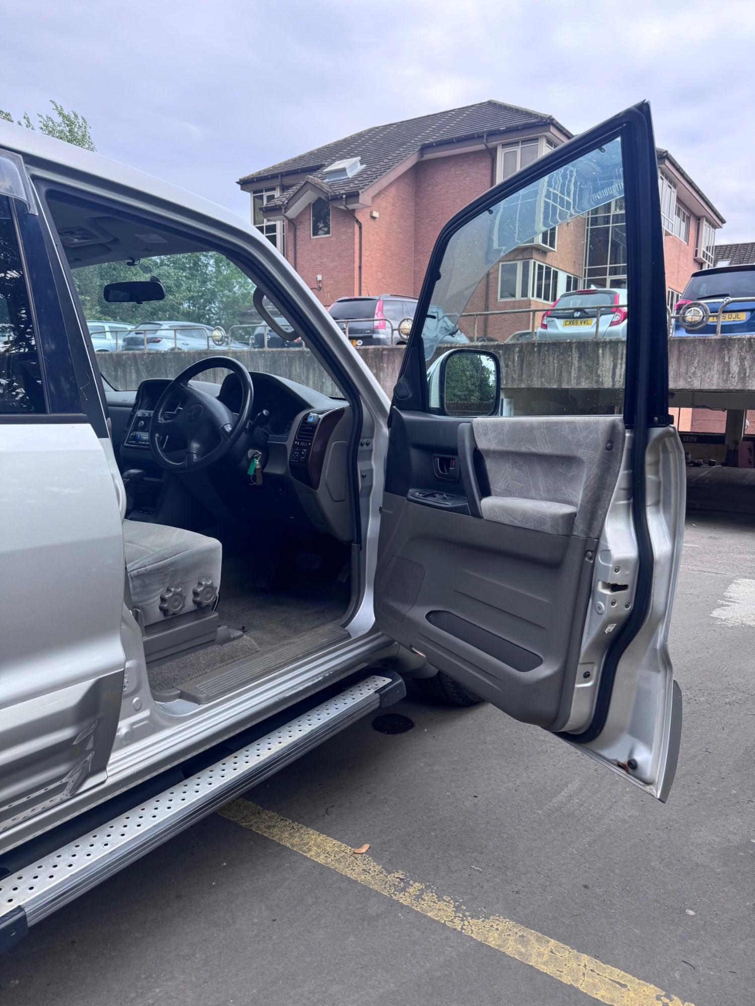 Used Mitsubishi Shogun 2015 for sale - 77087817: Photo 18