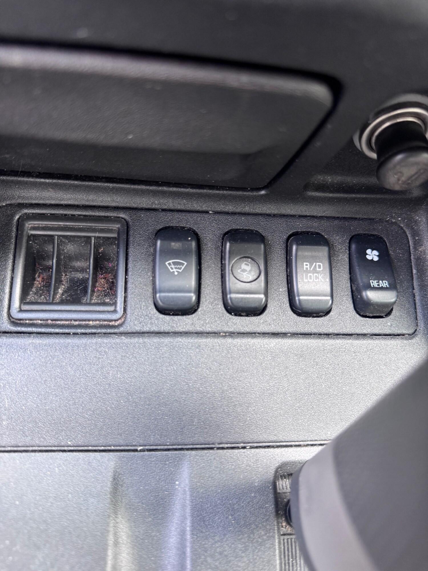 Used Mitsubishi Shogun 2015 for sale - 77087817: Photo 38