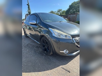 Used Peugeot 208 2015 for sale - 75537466: Photo