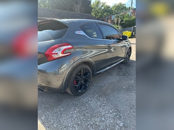 Used Peugeot 208 2015 for sale - 75537466: Photo