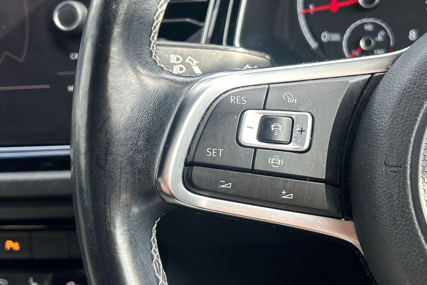 Used Volkswagen T-Roc 2021 for sale - 76071472: Photo 14