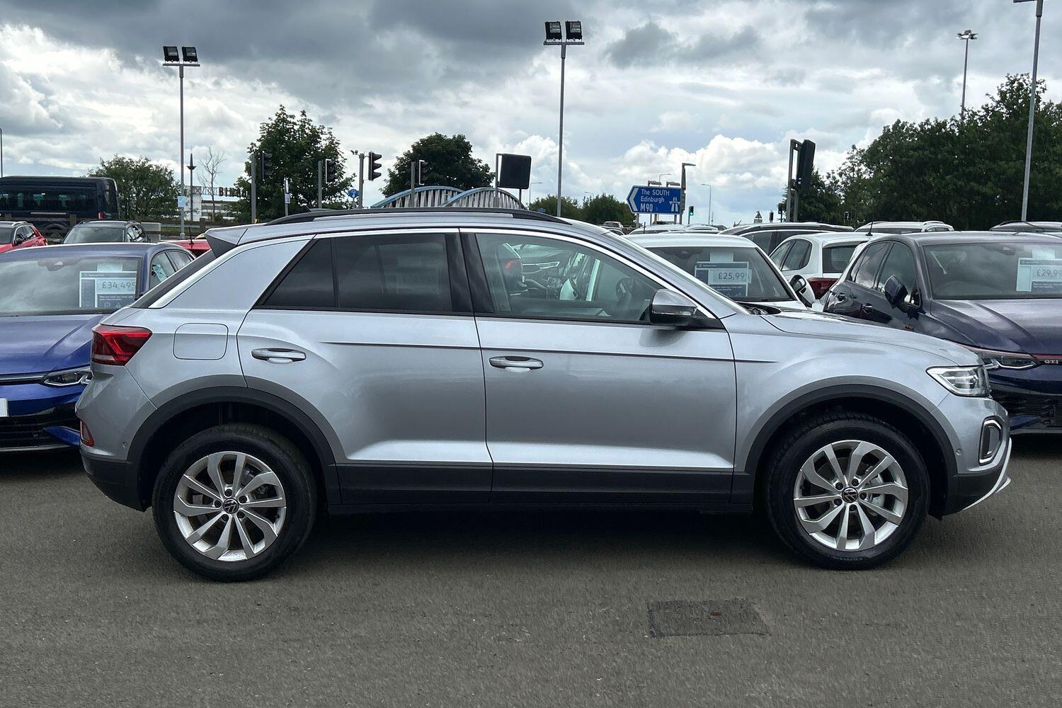 Used Volkswagen T-Roc 2025 for sale - 76188722: Photo 4