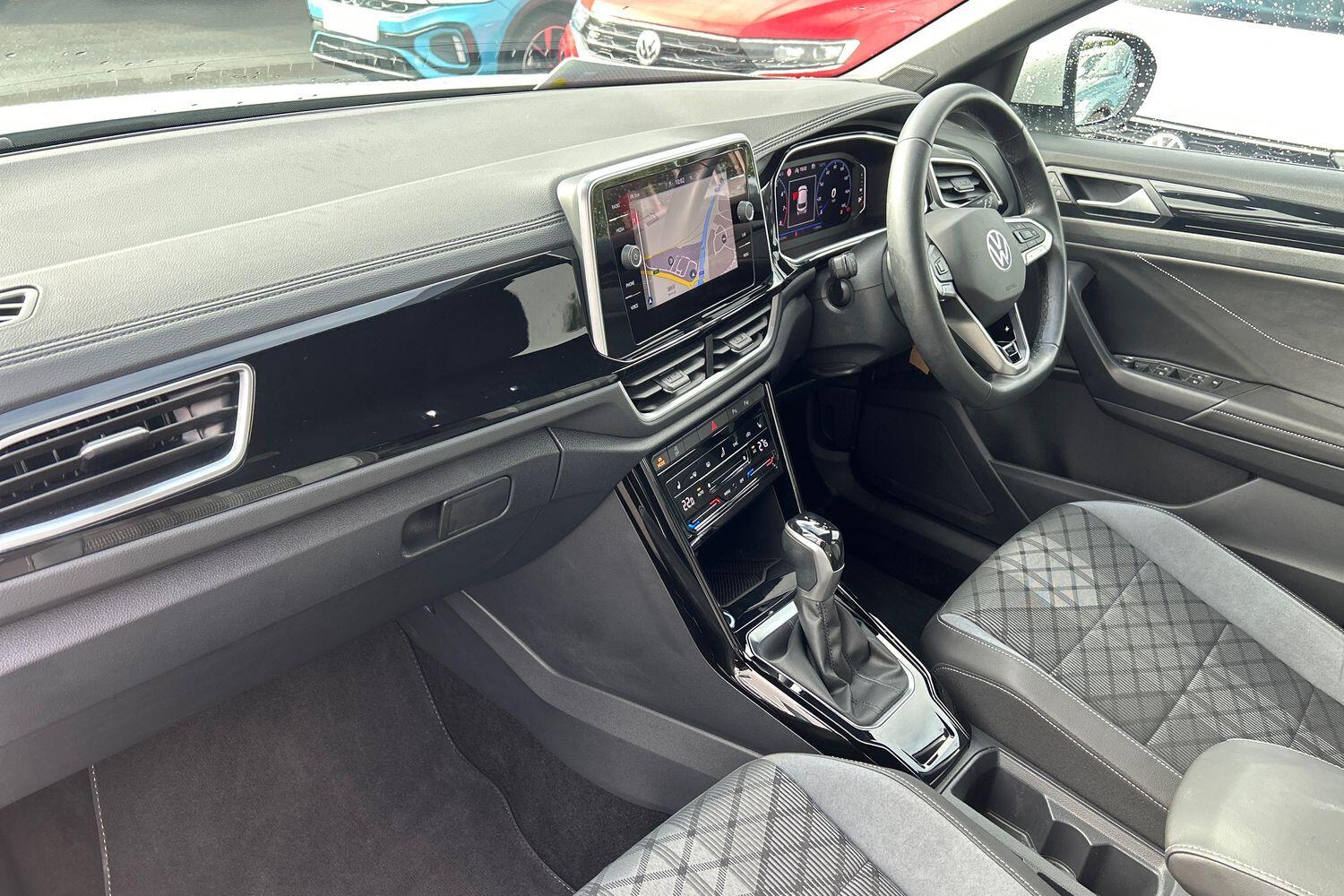 Used Volkswagen T-Roc 2024 for sale - 75965408: Photo 2