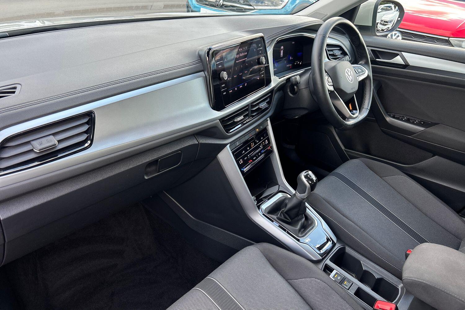 Used Volkswagen T-Roc 2024 for sale - 75906169: Photo 2