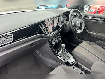 Used Volkswagen T-Roc 2021 for sale - 75858372: Photo