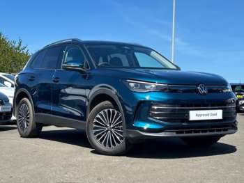 2025 (74) - 1.5 TSI (204ps) Match eHybrid DSG 5-Door