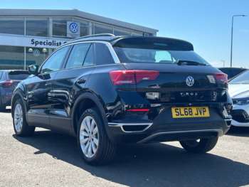 Used Volkswagen T-Roc 2018 for sale - 74850605: Photo