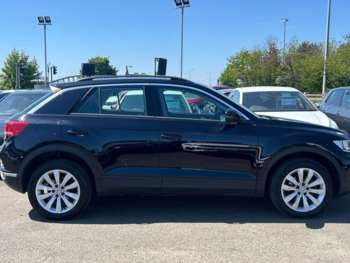 Used Volkswagen T-Roc 2018 for sale - 74850605: Photo