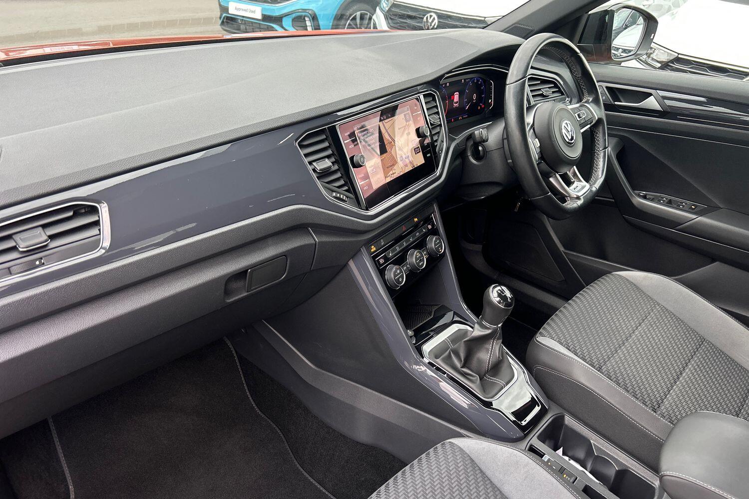 Used Volkswagen T-Roc 2019 for sale - 76108974: Photo 2