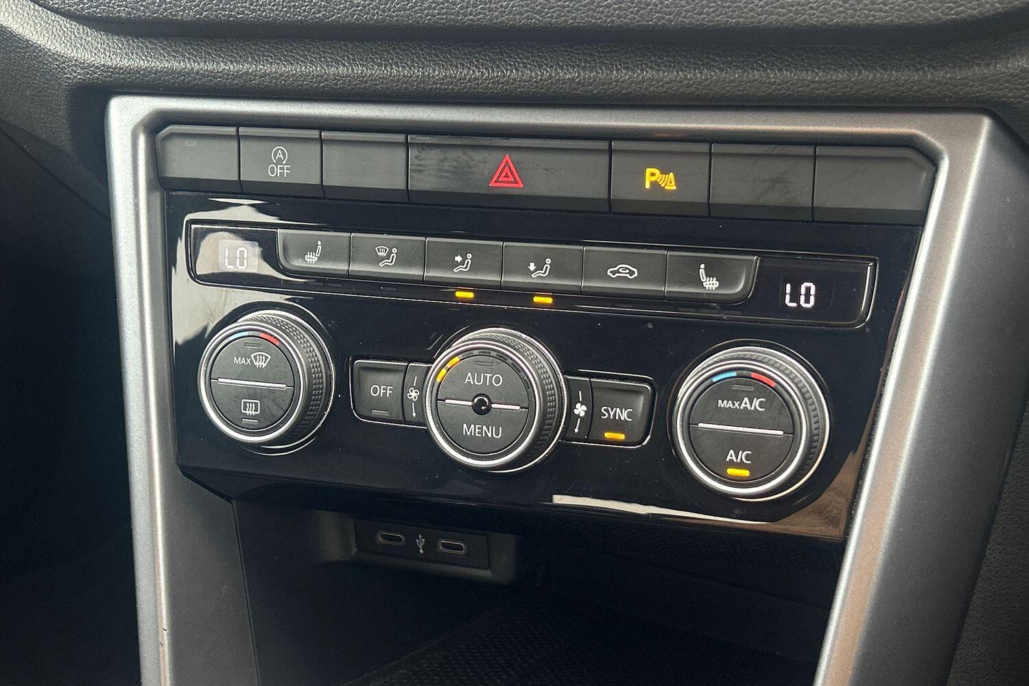 Used Volkswagen T-Roc 2022 for sale - 75915880: Photo 17