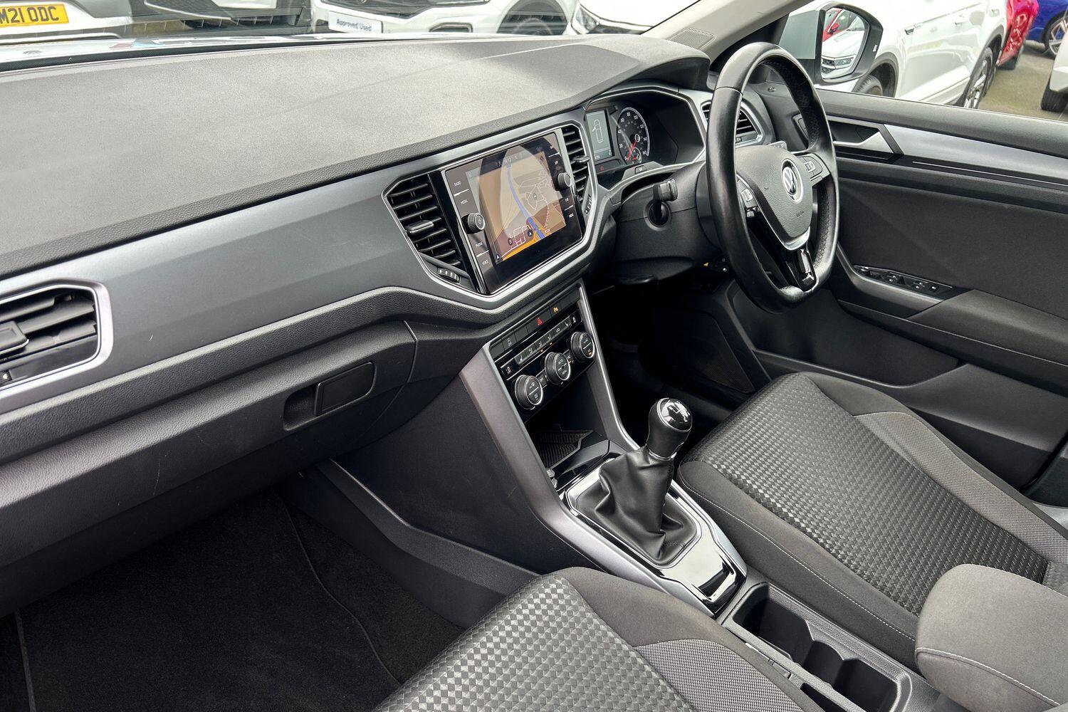 Used Volkswagen T-Roc 2022 for sale - 75915880: Photo 2