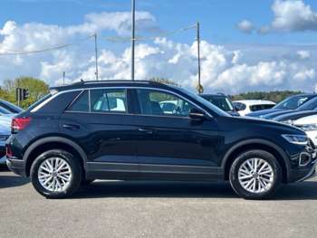 Used Volkswagen T-Roc 2023 for sale - 74895170: Photo