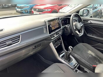 Used Volkswagen T-Roc 2022 for sale - 75623405: Photo