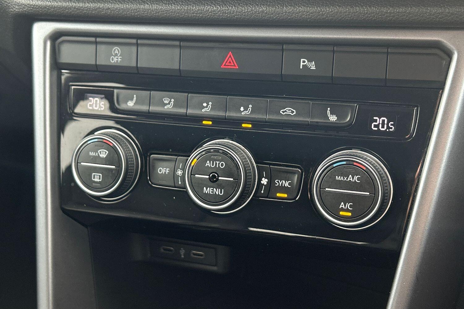 Used Volkswagen T-Roc 2021 for sale - 75964436: Photo 17
