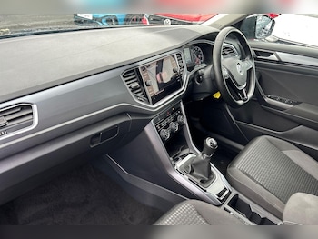 Used Volkswagen T-Roc 2021 for sale - 75964436: Photo 2