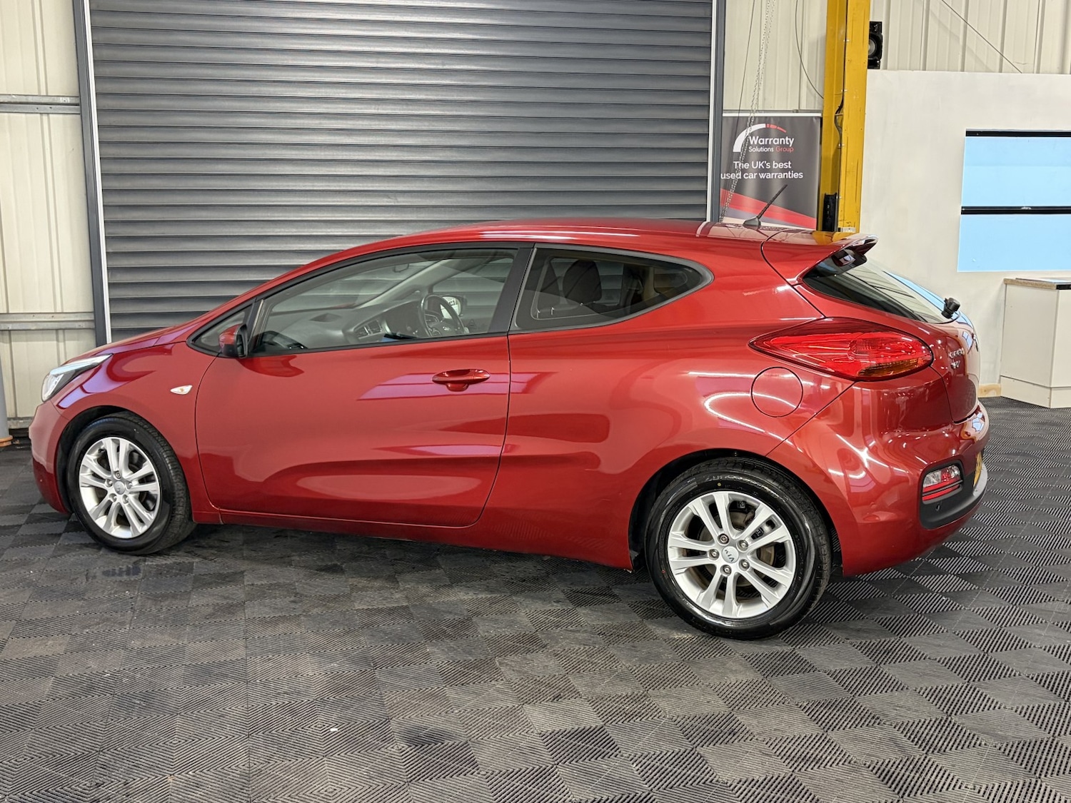 Used Kia Pro Ceed 2014 for sale - 76687136: Photo 12