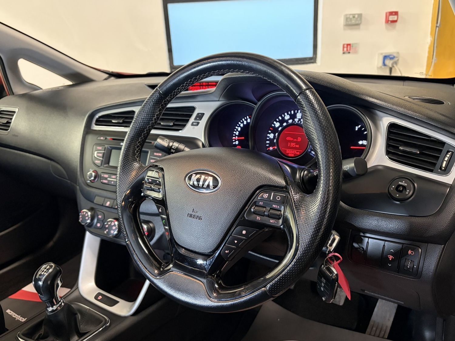 Used Kia Pro Ceed 2014 for sale - 76687136: Photo 18