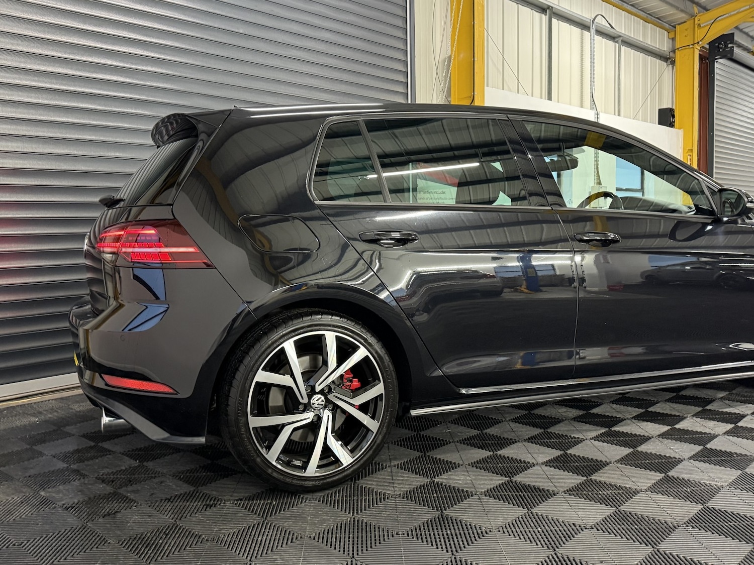 Used Volkswagen Golf 2017 for sale - 76725725: Photo 11