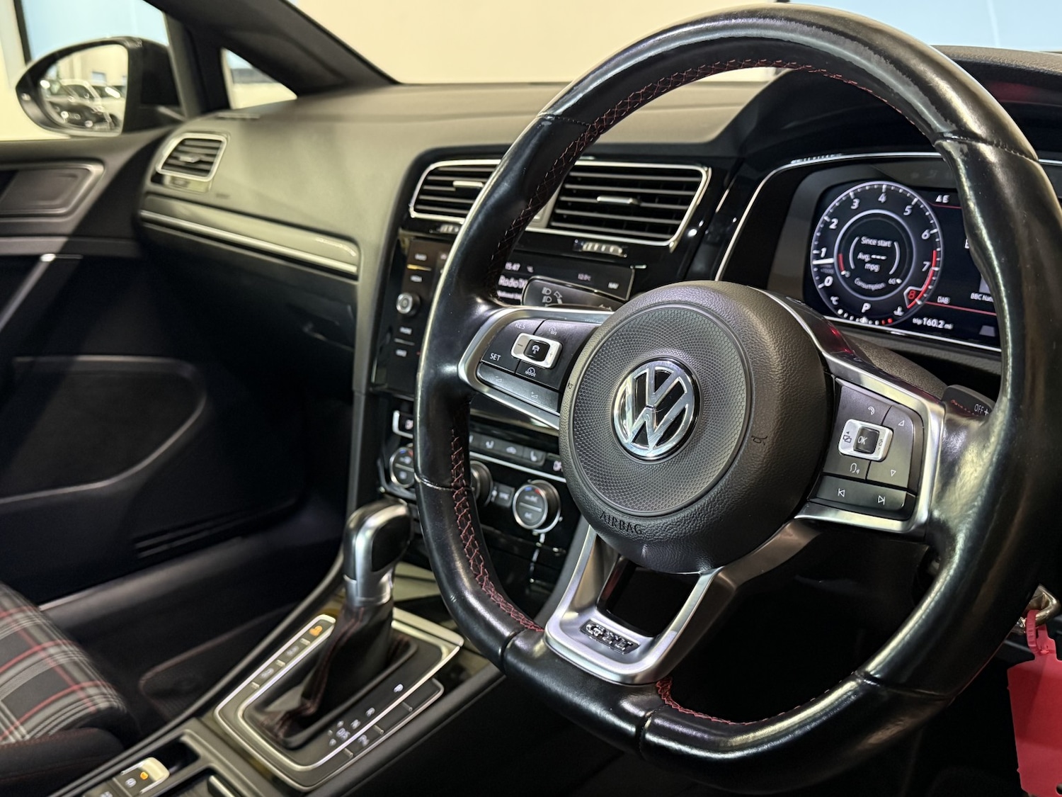 Used Volkswagen Golf 2017 for sale - 76725725: Photo 22